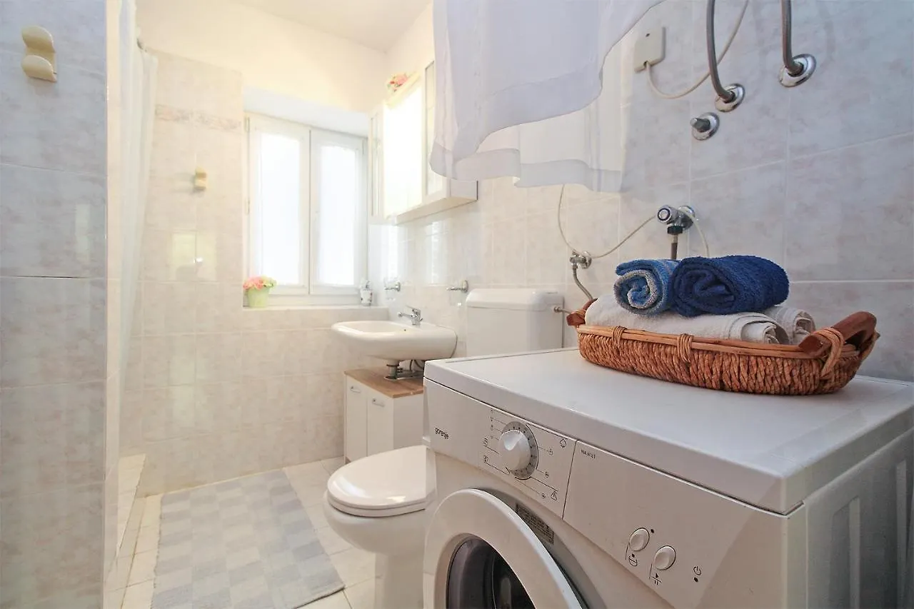 Apartments With A Parking Space Premantura, Medulin - 20752 PUY 0*,  크로아티아